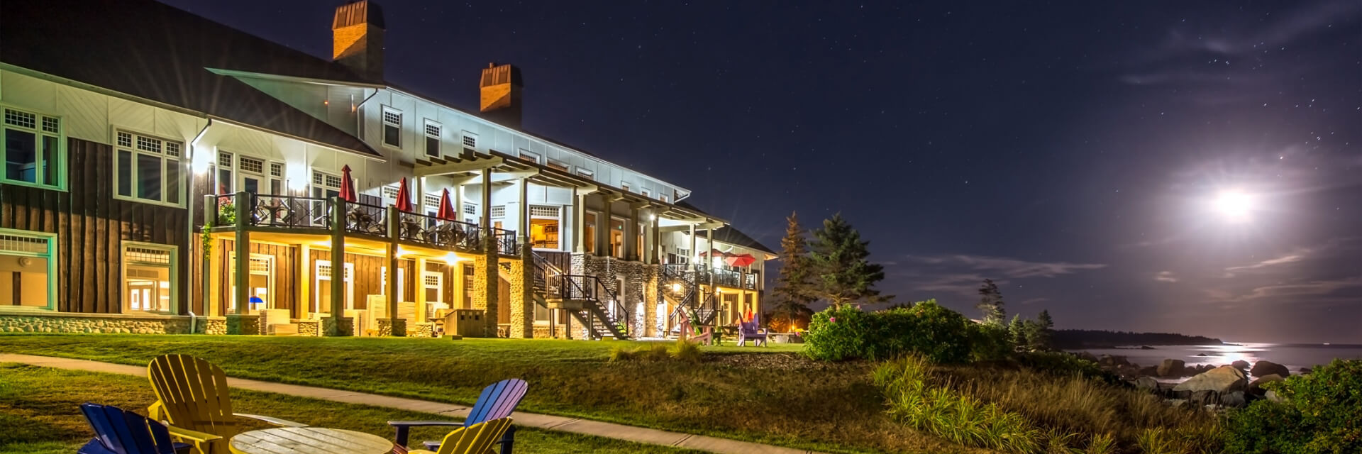 8 bedroom Oceanfront Cottage is perfect for gatherings!