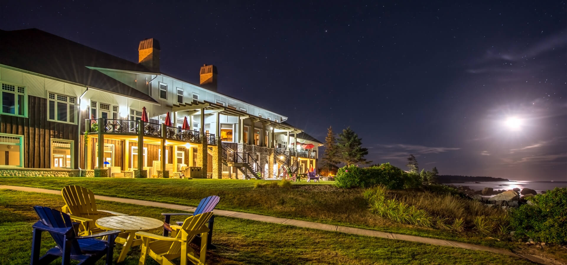 8 bedroom Oceanfront Cottage is perfect for gatherings!