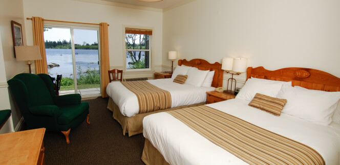 Lakeside Retreat: Guest Rooms