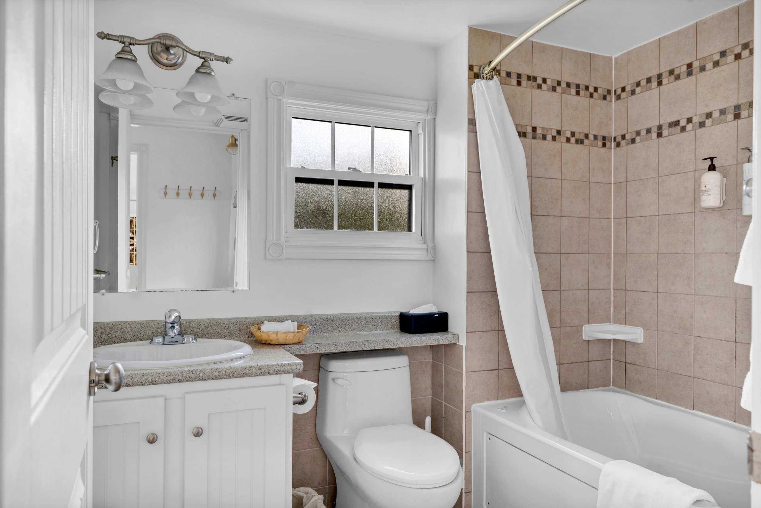 Oceanfront Cottage 55 Bathroom Summer 2025