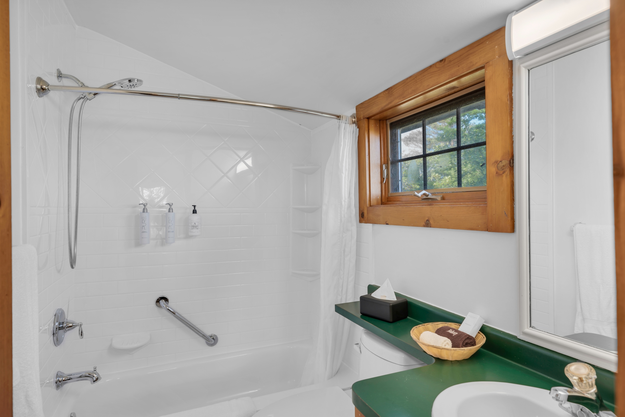 Hilltop Master Bathroom Shower Tub Summer 2025