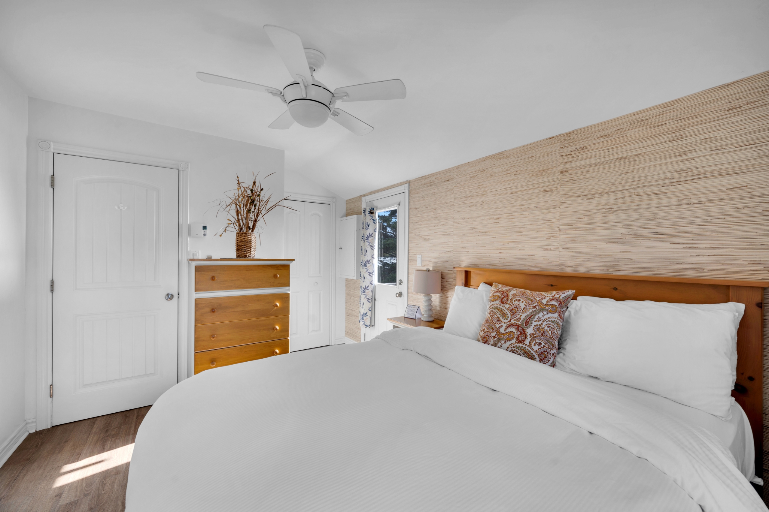 Oceanfront Cottage 55 Bedroom Summer 2025