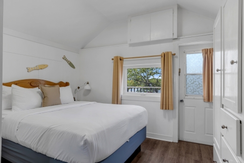 Riverview Cottage 136 Bedroom window view