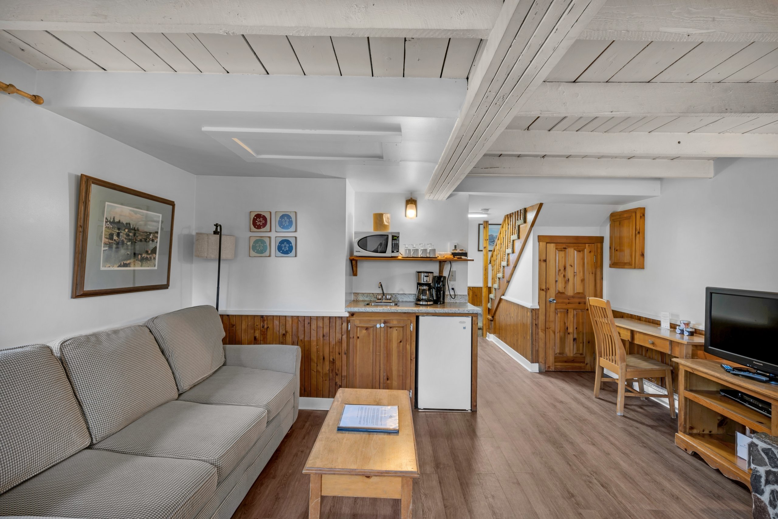 Hilltop Living Room Summer 2025