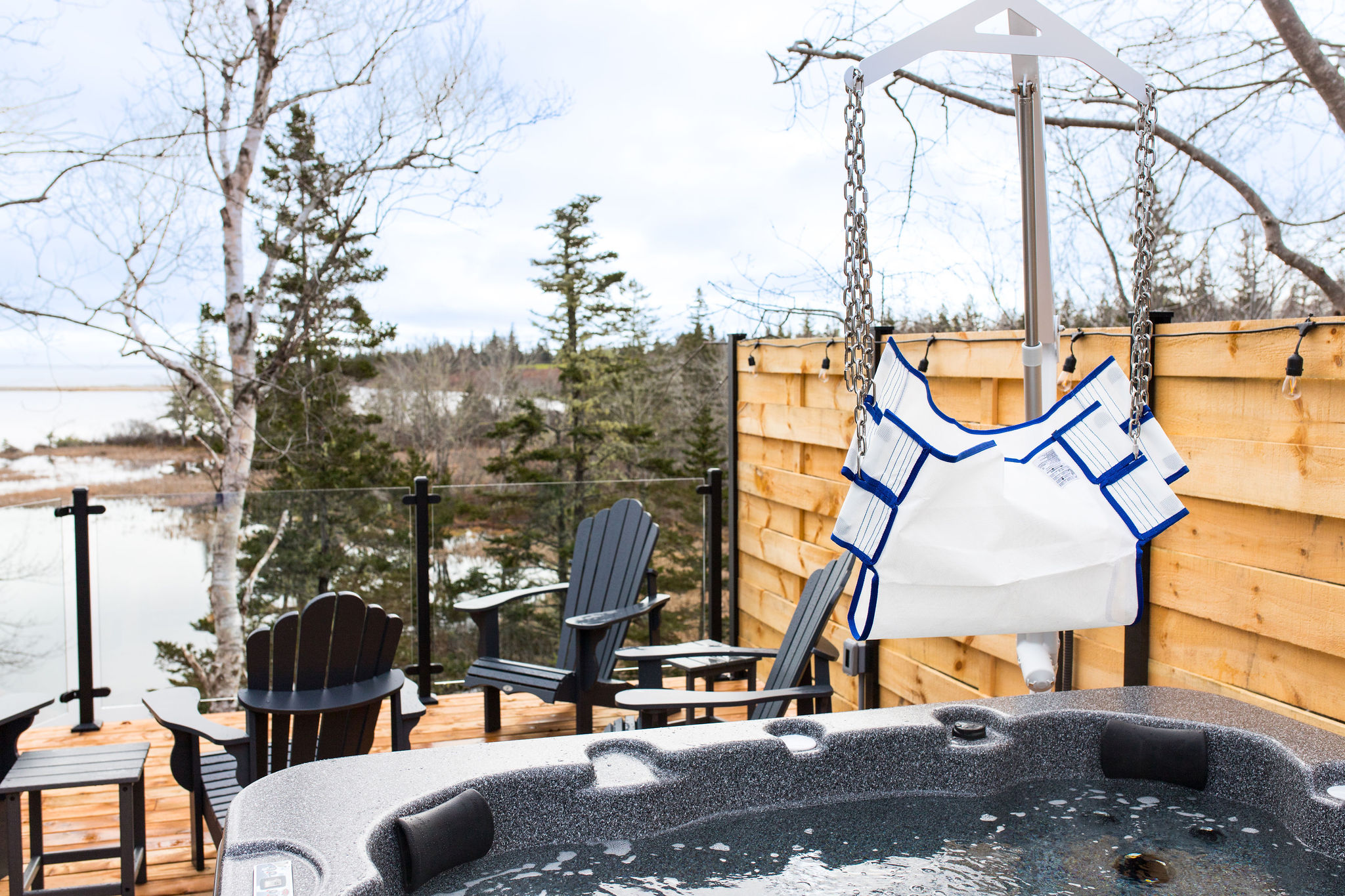 Accessible Glome lift for Hot Tub 2022