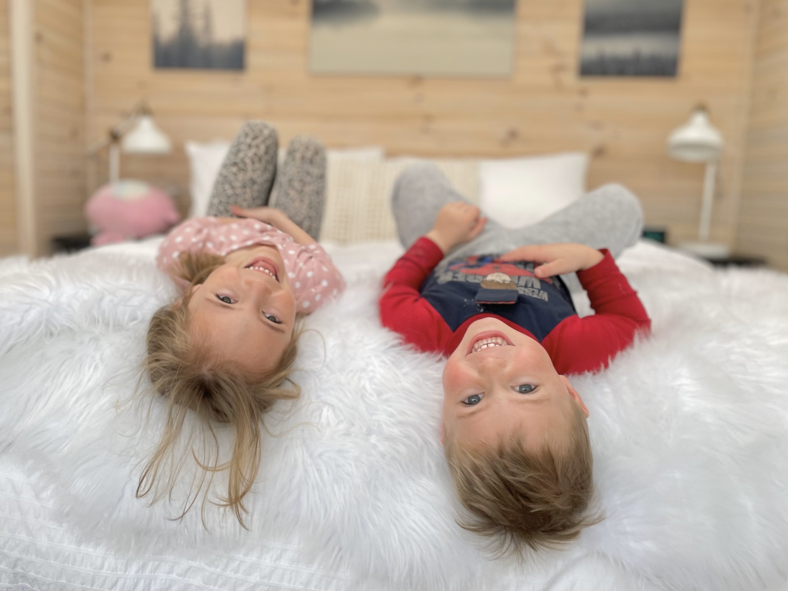 Kids on the bed in a glome