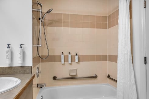 Lakeside Retreat Guest Room Bathroom Summer 2025