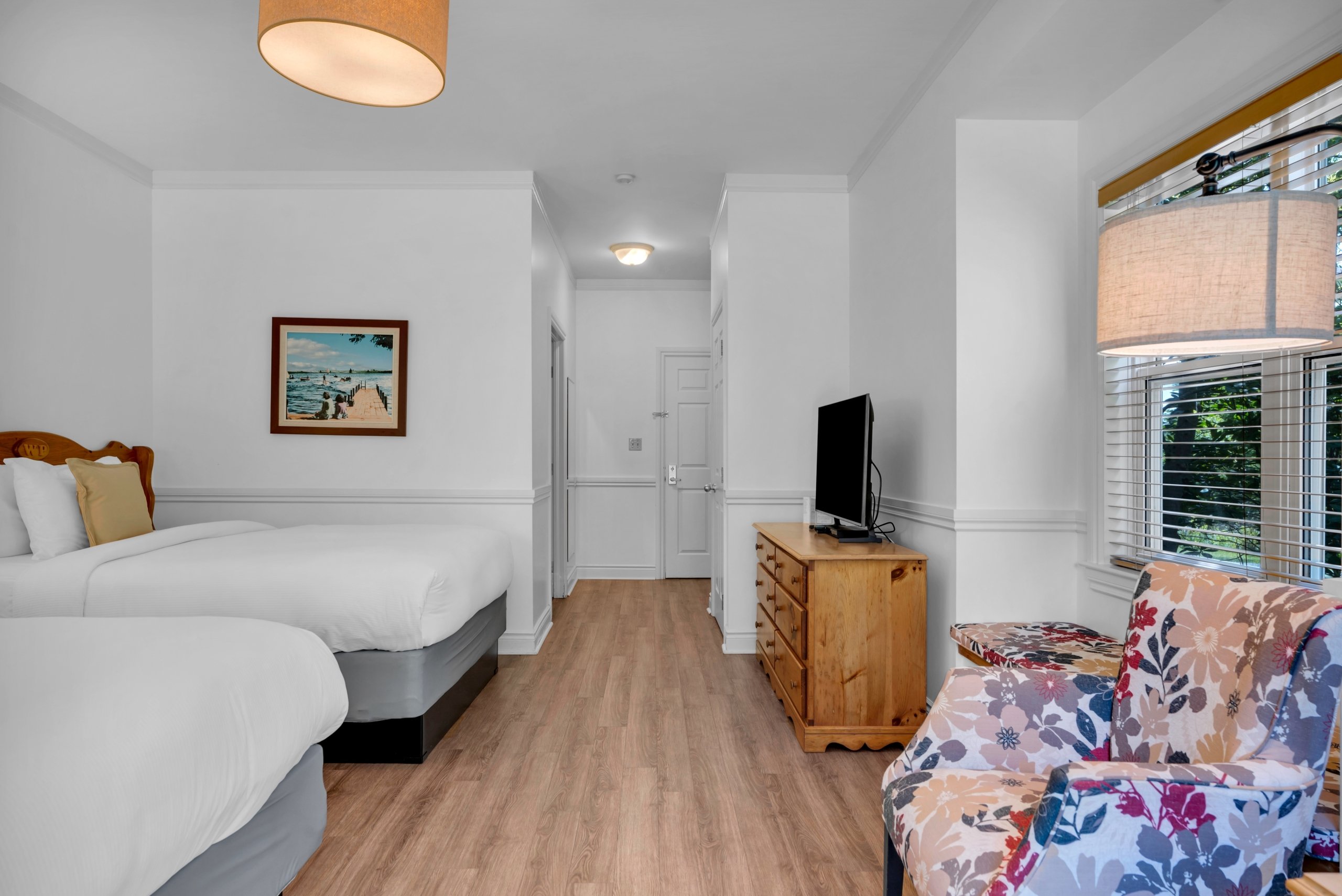 Lakeside Retreat Guest Room Beds Summer 2025