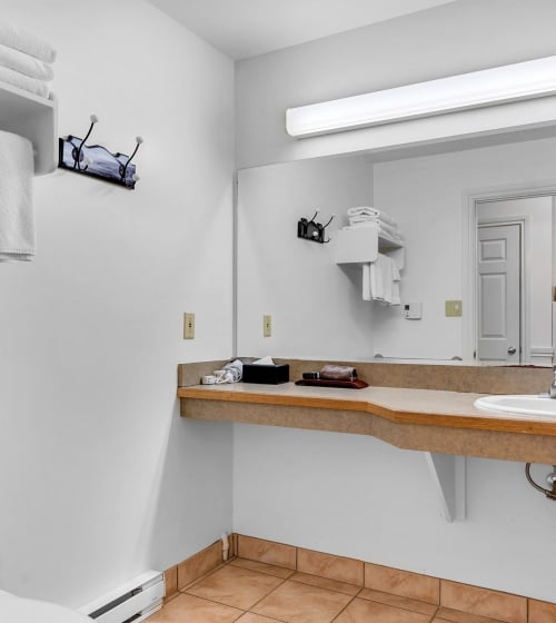 Lakeside Retreat Guest Room Exterior