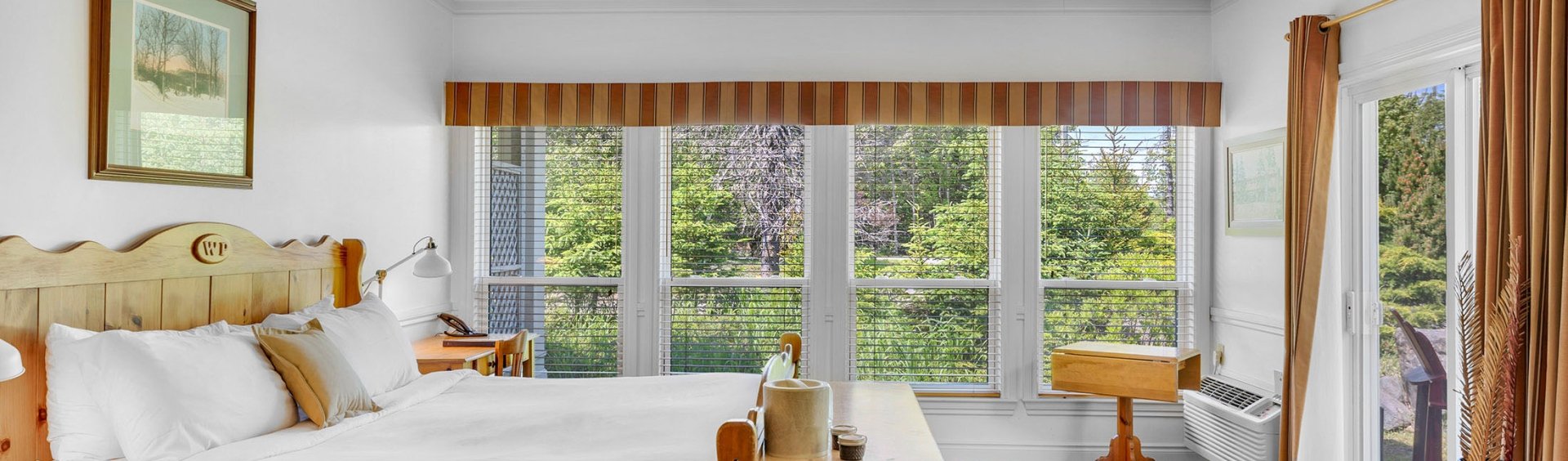 Lakeside Retreat King Room interior