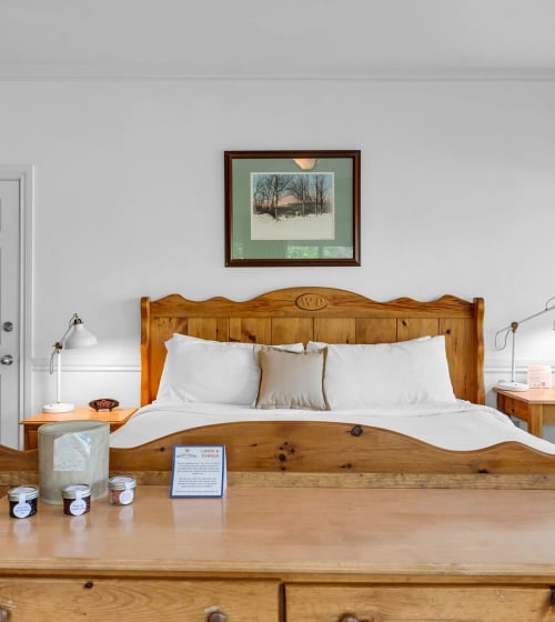 Lakeside Retreat King Room interior