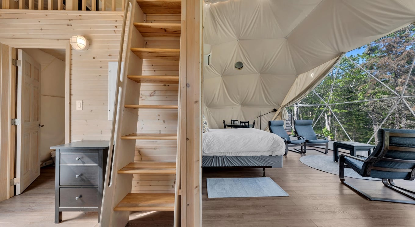 Whitepoint Super Glome Interior