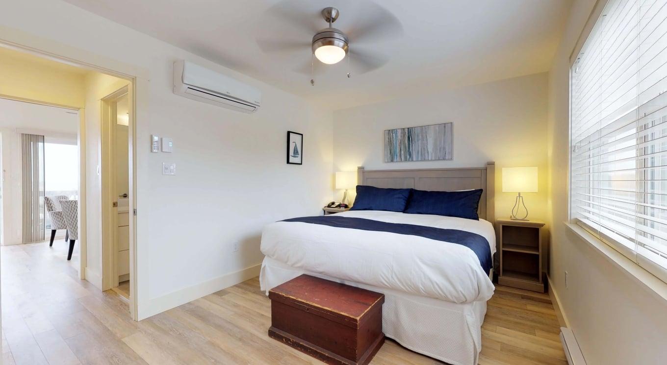 Whitepoint Executive King Interior