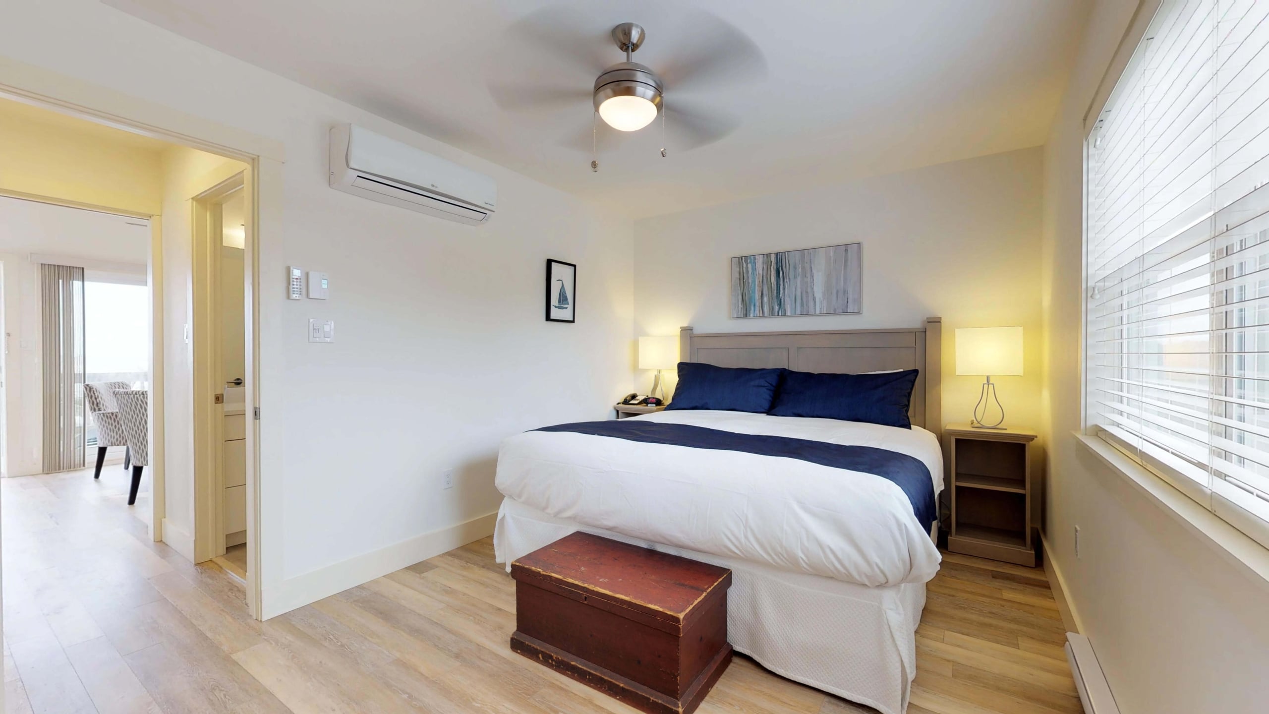 Whitepoint Executive King Interior