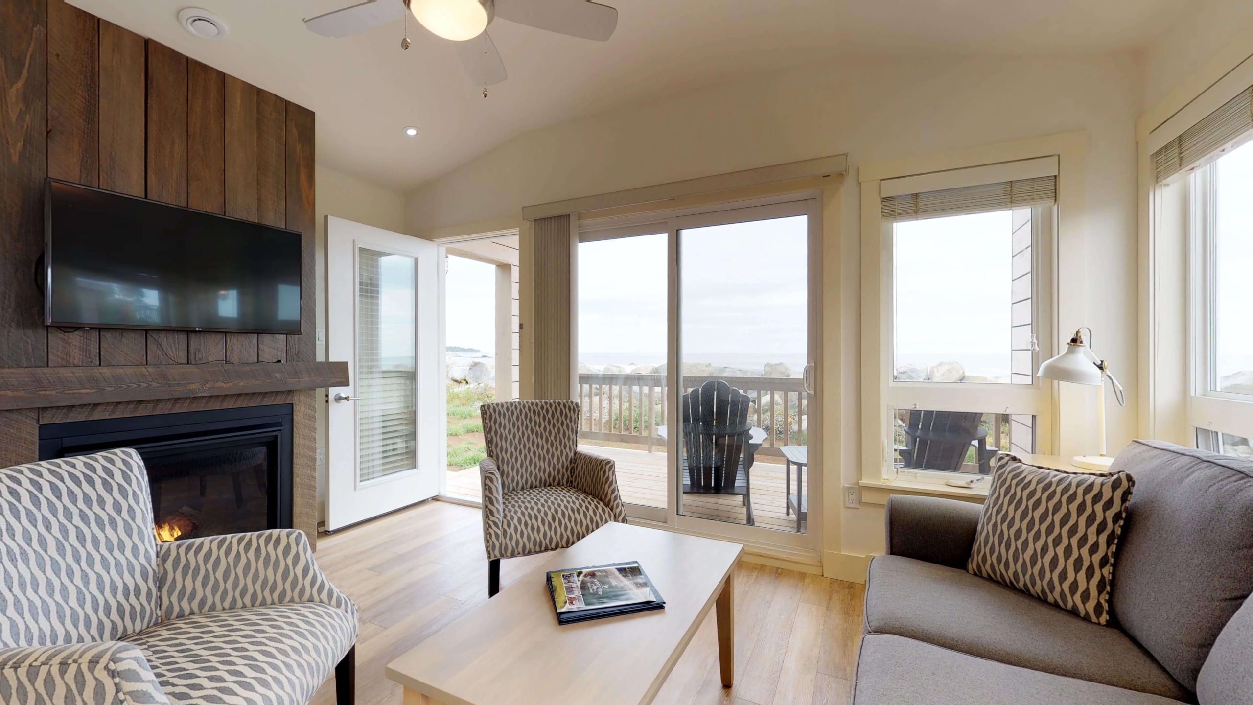 Whitepoint Executive King Interior