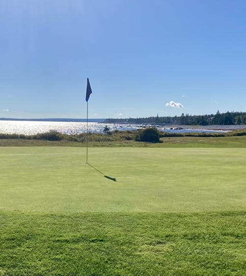 white-point-golf-flag